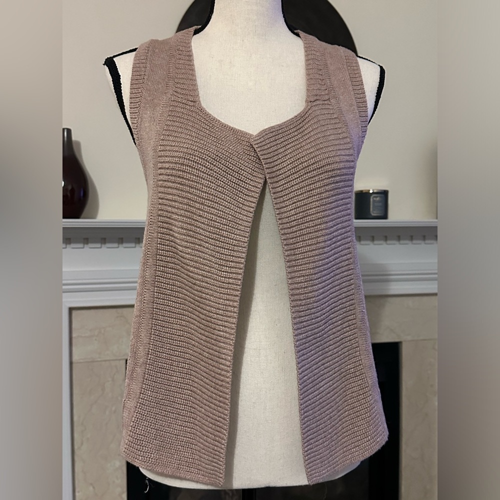 XS knit vest